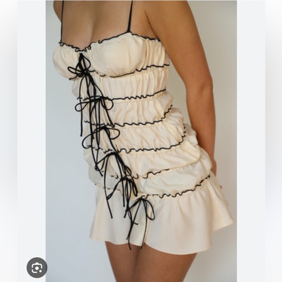 Mirror Palais  Ruffle Tunnel Mini Shell - Picture 4 of 6